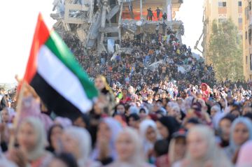 بدعم من وكالة الإمارات للمساعدات الدولية .. الفارس الشهم 3 تحتفل ب 54 عريسا وعروسا من غزة بدعم من وكالة الإمارات للمساعدات الدولية .. الفارس الشهم 3 تحتفل ب 54 عريسا وعروسا من غزة