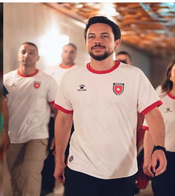 ولي العهد يطمئن على صحة يزن نعيمات هاتفيا ولي العهد يطمئن على صحة يزن نعيمات هاتفيا