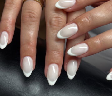 أجمل ألوان مناكير لحفلة رأس السنة 2026: اختاري البريق الذي يكمل إطلالتك أجمل ألوان مناكير لحفلة رأس السنة 2026: اختاري البريق الذي يكمل إطلالتك