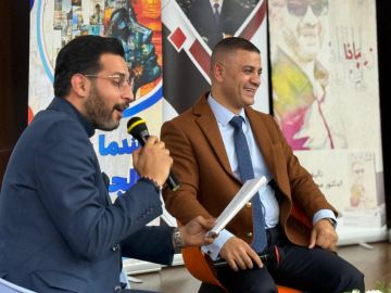 د. أبو عمارة يشهر كتاب ( عندما يتكلم الجمال ) د. أبو عمارة يشهر كتاب ( عندما يتكلم الجمال )