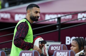 صلاح يتلقى رسائل من الاتحاد المصري ولاعبي المنتخب بعد 