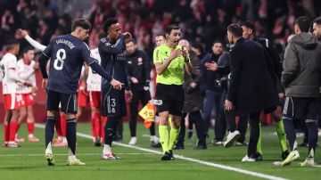 بعد فقدان الصدارة.. رئيس ريال مدريد يبتز الحكام بـمقاطع فيديو