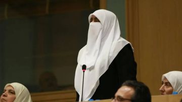 النائب هدى العتوم تفتح ملف التعليم: مناهج مضخمة ونقابة مغيبة .. ورسالة لغزة ورجالها النائب هدى العتوم تفتح ملف التعليم: مناهج مضخمة ونقابة مغيبة .. ورسالة لغزة ورجالها