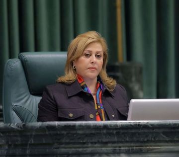 النائب هدى نفاع تسحب توقيعها من مذكرة تعيين بعد إثارتها لجدل واسع النائب هدى نفاع تسحب توقيعها من مذكرة تعيين بعد إثارتها لجدل واسع