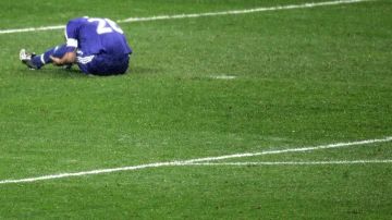 تدخل زملاؤه.. قائد تشيلسي أراد الانتحار والقفز من الطابق الـ 25 تدخل زملاؤه.. قائد تشيلسي أراد الانتحار والقفز من الطابق الـ 25