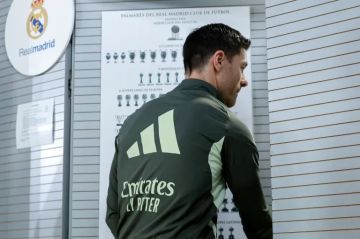 ألونسو مدرب ريال مدريد يسير على حافة الهاوية.. الخسارة تعني الإقالة ألونسو مدرب ريال مدريد يسير على حافة الهاوية.. الخسارة تعني الإقالة