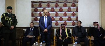 مندوبا عن الملك وولي العهد. العيسوي يعزي عشيرتي الخلايلة والعواملة مندوبا عن الملك وولي العهد. العيسوي يعزي عشيرتي الخلايلة والعواملة