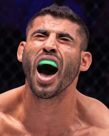 نورس أبزاخ .. خريج من الشرق الأوسط ينتزع لقب بطولة PFL MENA نورس أبزاخ .. خريج من الشرق الأوسط ينتزع لقب بطولة PFL MENA