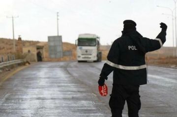 الدوريات الخارجية تؤكد سلامة الطرق وعدم وجود إغلاقات الدوريات الخارجية تؤكد سلامة الطرق وعدم وجود إغلاقات