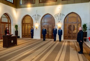 السفيران سمارة والمومني يؤديان اليمين القانونية أمام الملك