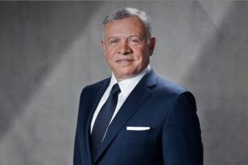 الملك يزور مستشفيات البشير