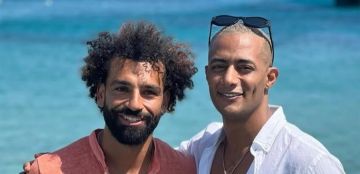 أبرزهم محمد رمضان.. صلاح يتلقى رسائل دعم من نجوم الفن في أزمته مع ليفربول أبرزهم محمد رمضان.. صلاح يتلقى رسائل دعم من نجوم الفن في أزمته مع ليفربول
