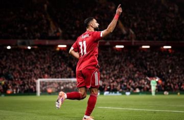 جدل جديد في مستقبل محمد صلاح.. الكشف عن سبب سفر مو إلى السعودية (فيديو) جدل جديد في مستقبل محمد صلاح.. الكشف عن سبب سفر مو إلى السعودية (فيديو)