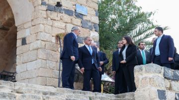 رئيس الوزراء يوجه بصيانة وتأهيل متحف أم قيس الأثري رئيس الوزراء يوجه بصيانة وتأهيل متحف أم قيس الأثري