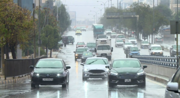 أمانة عمان تتعامل مع 30 حالة خلال الطوارئ القصوى جراء المنخفض الجوي أمانة عمان تتعامل مع 30 حالة خلال الطوارئ القصوى جراء المنخفض الجوي