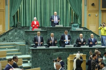 النواب يقرأون الفاتحة على روح التل