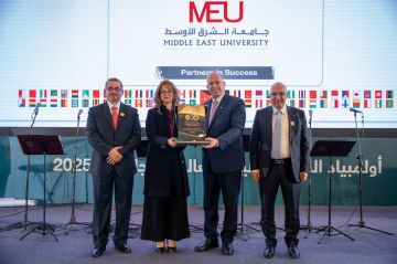 برعاية وزير التعليم العالي 3 جوائز لـ الشرق الأوسط في أولمبياد اللغة الإنجليزية العالمي للجامعات