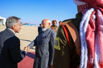 حسان يستقبل رئيس الوزراء الهندي الذي بدأ زيارة عمل رسمية إلى المملكة