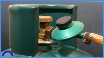 فاجعة بعمان .. وفاة أب وأم وابنتهما بتسرب غاز