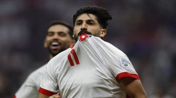 النشامى يفوزون على الإمارات في كأس العرب ويتصدرون مجموعتهم النشامى يفوزون على الإمارات في كأس العرب ويتصدرون مجموعتهم