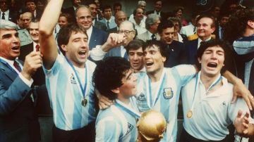 بطل العالم يحذر الأرجنتين من الجزائر والأردن في المونديال بطل العالم يحذر الأرجنتين من الجزائر والأردن في المونديال