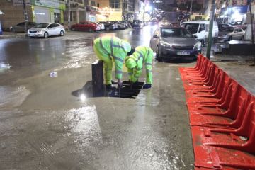 أمانة عمان: الطرق سالكة والعمل الميداني مستمر رغم الأمطار الغزيرة