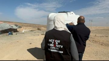 الصندوق الهاشمي ويوفر 50 خزان مياه للأسر العفيفة في البادية الجنوبية بدعم من منظمة العمل من أجل الإنسانية الصندوق الهاشمي ويوفر 50 خزان مياه للأسر العفيفة في البادية الجنوبية بدعم من منظمة العمل من أجل الإنسانية