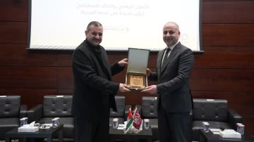 الشرق الأوسط تستضيف مؤتمر اللغة العربية السابع وتبحث دور الذكاء الاصطناعي في تطوير العربية الشرق الأوسط تستضيف مؤتمر اللغة العربية السابع وتبحث دور الذكاء الاصطناعي في تطوير العربية