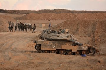 جبر: إسرائيل تضع شروطا تعجيزية ولا إرادة لديها للانتقال إلى المرحلة الثانية وواشنطن تدفع نحو سيناريو أمريكي في غزة عاجل جبر: إسرائيل تضع شروطا تعجيزية ولا إرادة لديها للانتقال إلى المرحلة الثانية وواشنطن تدفع نحو سيناريو أمريكي في غزة عاجل