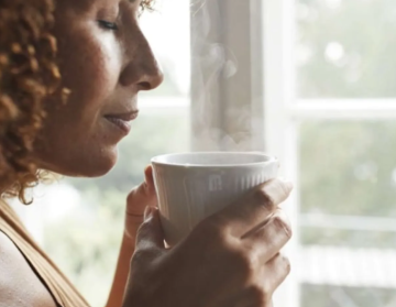 شرب الماء الدافئ في هذا التوقيت يدعم إنقاص الوزن شرب الماء الدافئ في هذا التوقيت يدعم إنقاص الوزن