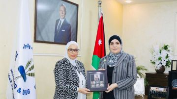 الغذاء والدواء والبريد الأردني يبحثان آفاق التعاون