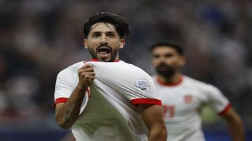 حسان يهنئ النشامى بفوزهم في افتتاح مشوار كأس العرب 2025 حسان يهنئ النشامى بفوزهم في افتتاح مشوار كأس العرب 2025