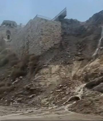 الأمطار تؤدي إلى انهيار جزء من سور قلعة الكرك الأمطار تؤدي إلى انهيار جزء من سور قلعة الكرك