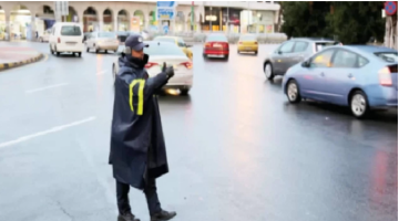 الأمن العام يحذر السائقين من الضباب وانخفاض الرؤية على الطرق الأمن العام يحذر السائقين من الضباب وانخفاض الرؤية على الطرق