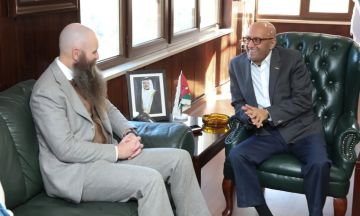 وزير المياه يبحث مع السفير الأميركي تحديات القطاع والدعم لمشروع الناقل الوطني وزير المياه يبحث مع السفير الأميركي تحديات القطاع والدعم لمشروع الناقل الوطني