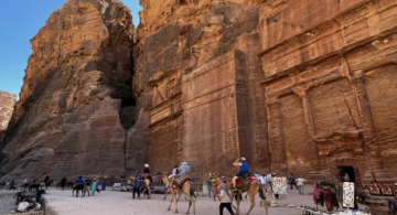 80 من السياح الوافدين للأردن من العرب والمغتربين 80 من السياح الوافدين للأردن من العرب والمغتربين