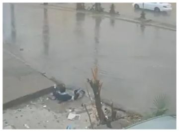 سقوط فتاة في حفرة مائية بعمان وإنقاذها بفضل تدخل شاب .. فيديو سقوط فتاة في حفرة مائية بعمان وإنقاذها بفضل تدخل شاب .. فيديو