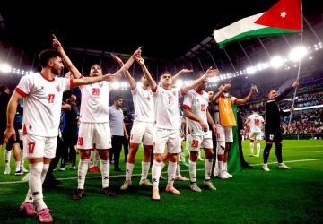 النائب معتز أبو رمان يمنح موظفيه حافز خاص احتفاء بتأهل النشامى إلى نهائي كأس العرب النائب معتز أبو رمان يمنح موظفيه حافز خاص احتفاء بتأهل النشامى إلى نهائي كأس العرب