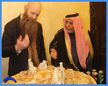 ما دلالات وجود رأسين على سدر منسف السفير الأمريكي ما دلالات وجود رأسين على سدر منسف السفير الأمريكي