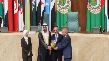  وزارة الصناعة و دائرة الجمارك تفوزان بجائزتين للتميز الحكومي العربي