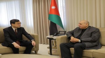 القاضي والسفير الياباني يبحثان العلاقات البرلمانية القاضي والسفير الياباني يبحثان العلاقات البرلمانية