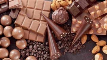 مركب في الشوكولاته الداكنة قد يبطئ الشيخوخة البيولوجية مركب في الشوكولاته الداكنة قد يبطئ الشيخوخة البيولوجية