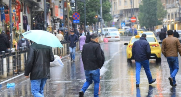 الأرصاد تحذر من سيول محتملة مع تعمق المنخفض الجوي وانخفاض درجات الحرارة الأرصاد تحذر من سيول محتملة مع تعمق المنخفض الجوي وانخفاض درجات الحرارة