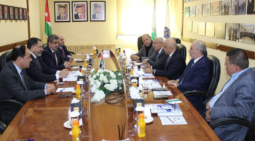  رجال الأعمال و تجارة عمان يبحثان التعاون التجاري في المملكة