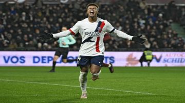 سان جرمان يستعيد الصدارة مؤقتا بعد فوز صعب على ميتز