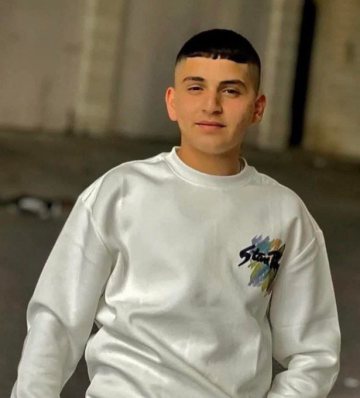 بعمر 17 عاما .. الشهيد مهند الزغير منفذ عملية الدهس في الخليل