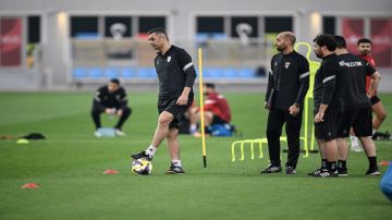 أبو جزر يستلهم من والدته النازحة بغزة روح الإصرار لقيادة الفدائي