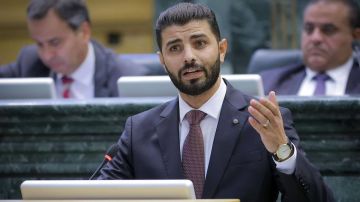 النائب الطهراوي يصف موازنة 2026 بـ دفتر حسابات لإدارة الأزمات النائب الطهراوي يصف موازنة 2026 بـ دفتر حسابات لإدارة الأزمات