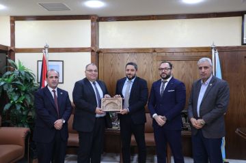 جامعة الزرقاء تستقبل وفدا من مركز الملك عبدالله الثاني للتميز جامعة الزرقاء تستقبل وفدا من مركز الملك عبدالله الثاني للتميز