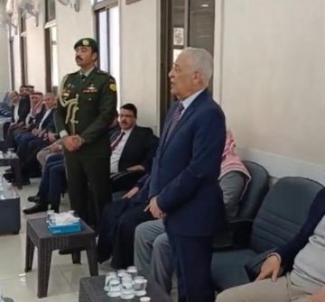 مندوبا عن الملك وولي العهد .. العيسوي يعزي عشيرة ابوهزيم مندوبا عن الملك وولي العهد .. العيسوي يعزي عشيرة ابوهزيم